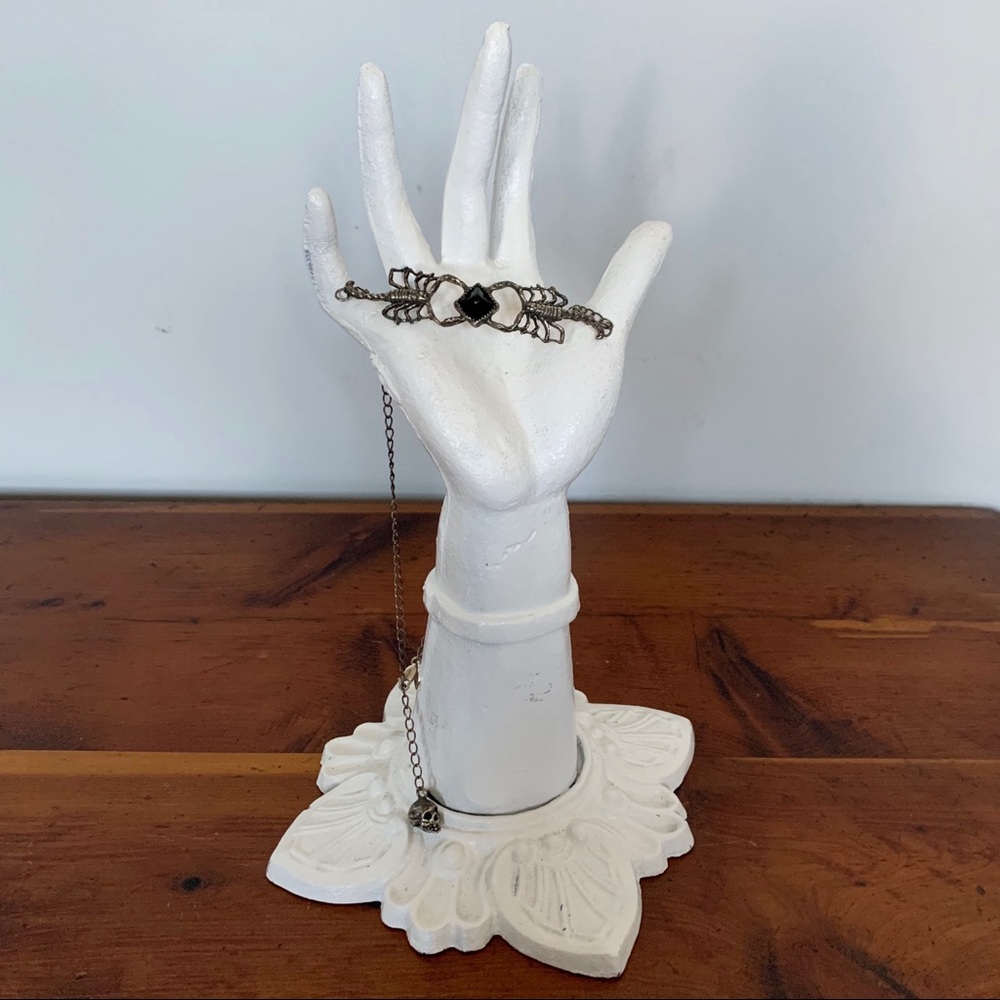 Mercury Hour Scorpion Choker